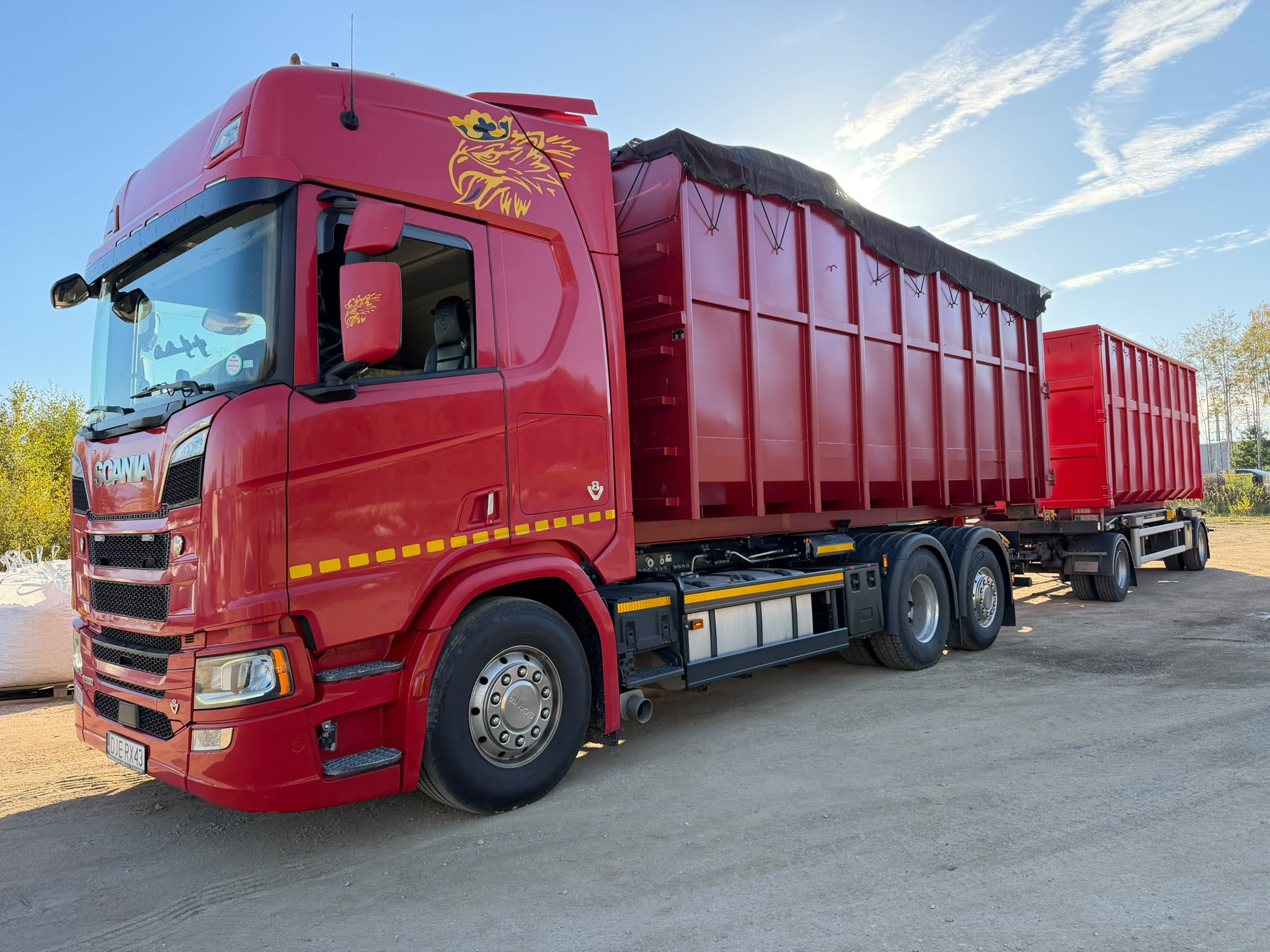 Transport kontenerów zestawem Scania