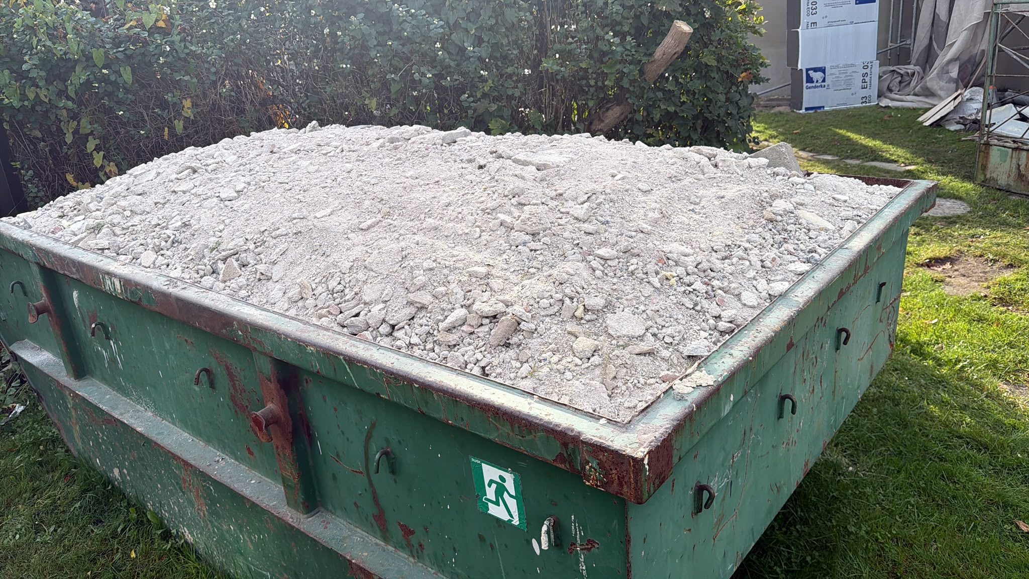 Kontener z materiałem sypkim